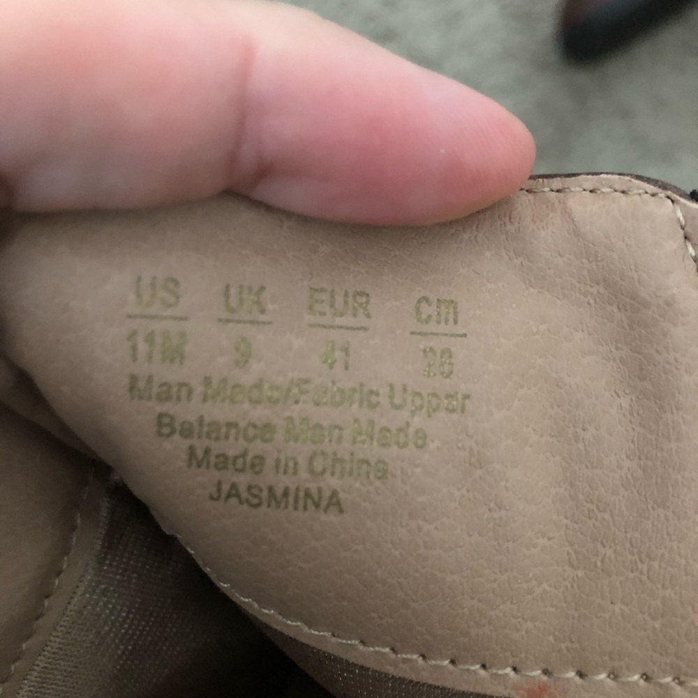 Comfy walking boots - Picture 3 of 3